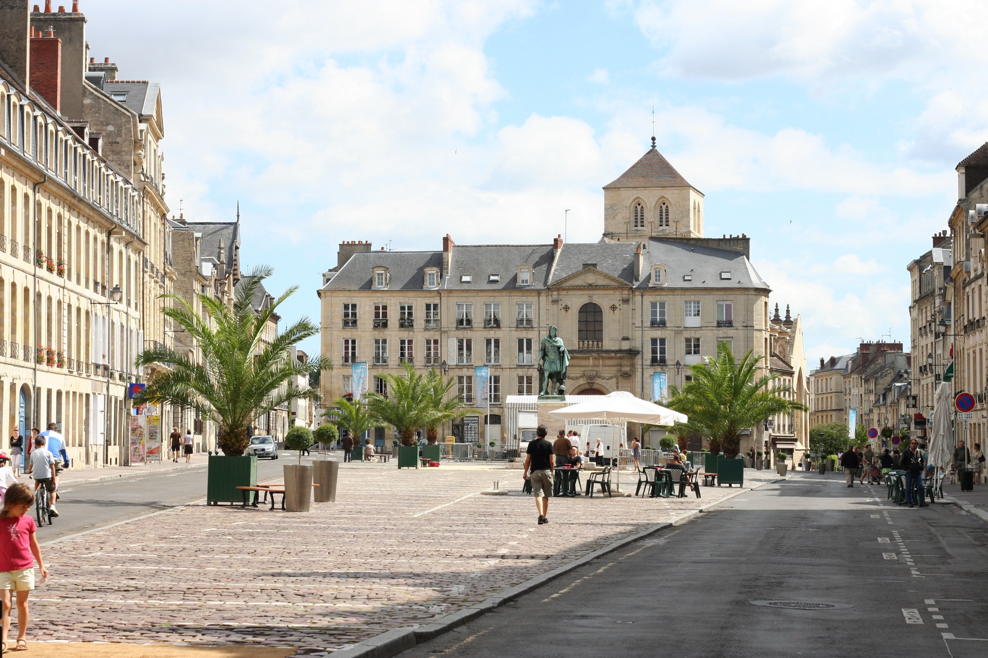 Photo de la Place Saint-Sauveur à Caen