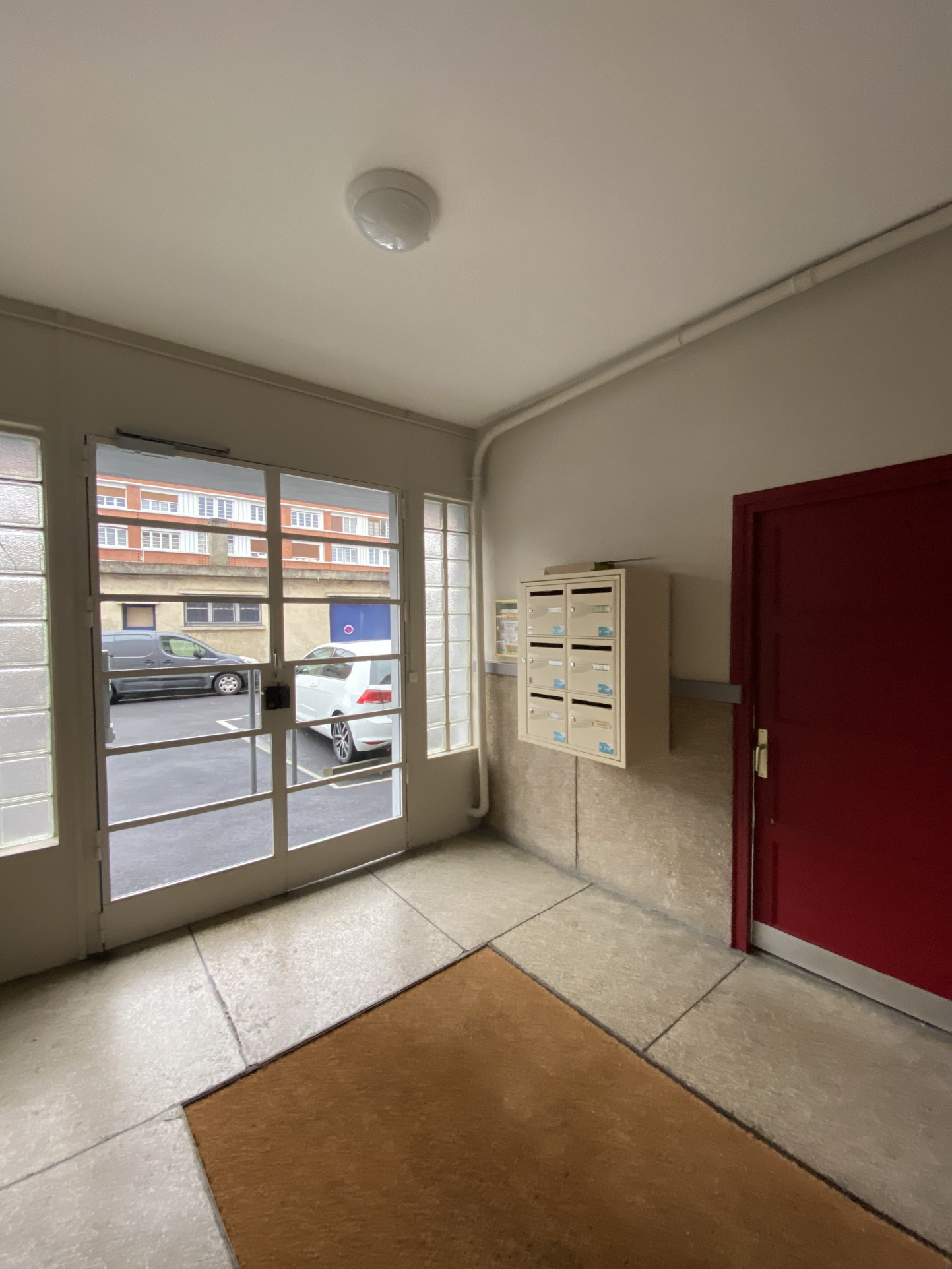 appartement t6 de 118m2 hypercentre - image 2