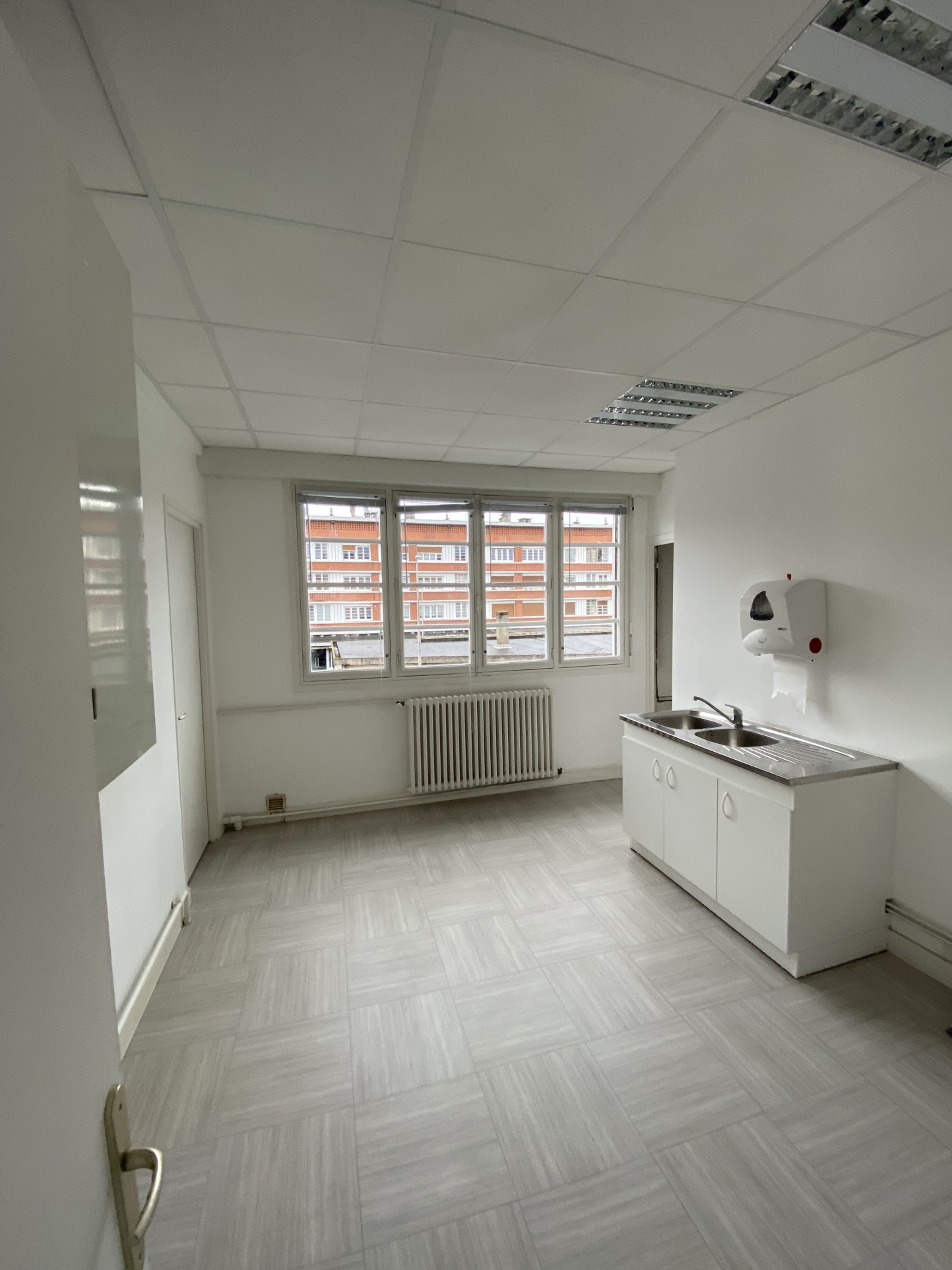 appartement t6 de 118m2 hypercentre - image 4